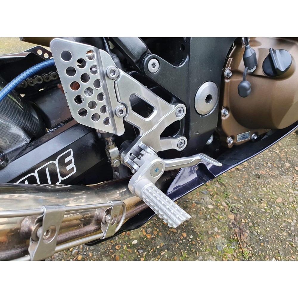 Pair Front Footrest Foot Pegs For Suzuki GSF1200 BANDIT GSF1200S GSF 1200 1200S